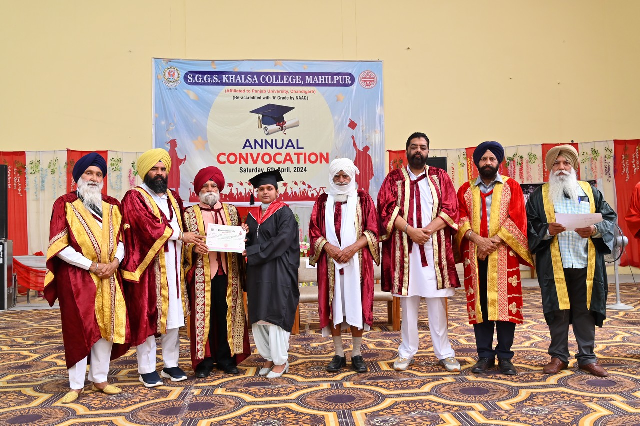Khalsa College Mahilpur distributed degrees to around 850 students on the occasion of convocation